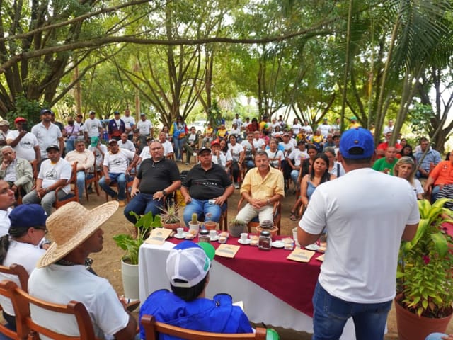 Aspiran convertir el municipio Roscio en productor de café