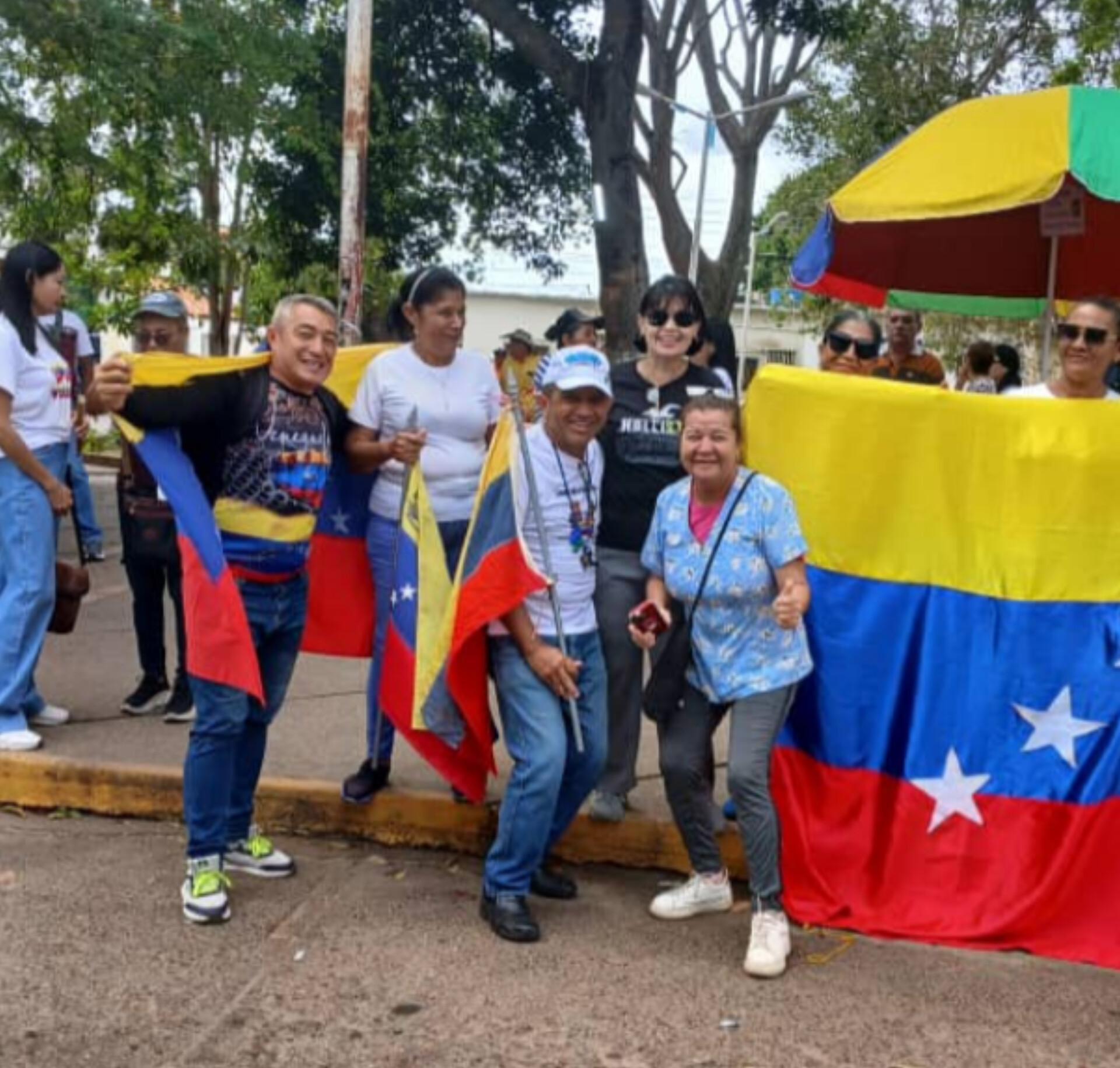 Maestros zaraceños también demandan salario digno
